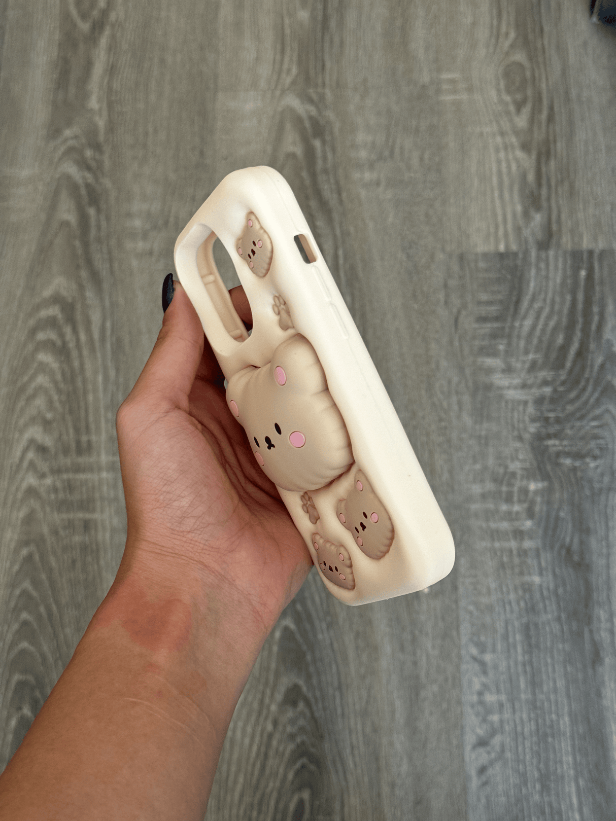 Case Cream Bear - iPhone 14 Pro Compatible