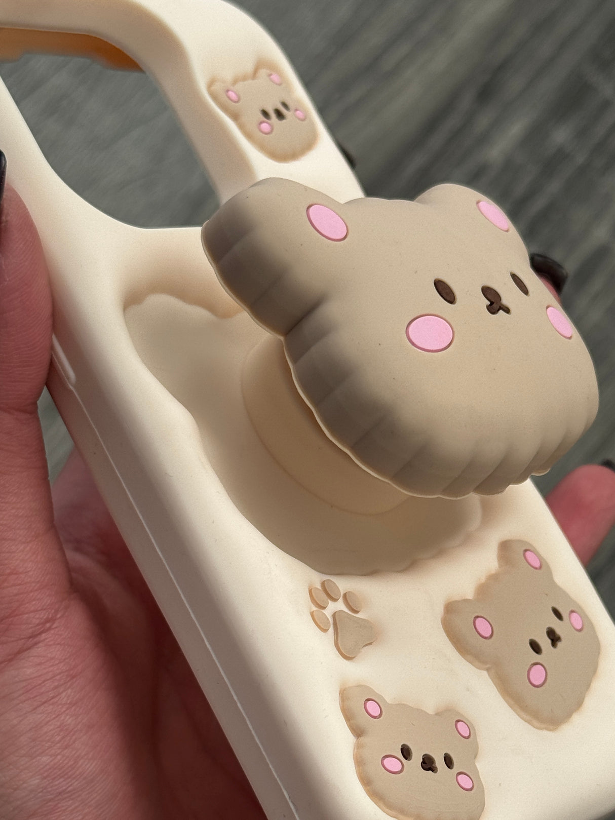 Case Cream Bear - iPhone 14 Pro Compatible