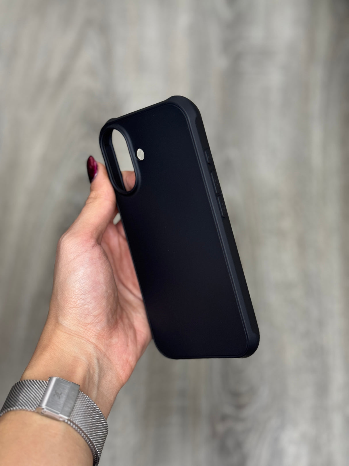 Case Anti-Shock Silicone The Silky - iPhone 16 Plus Compatible