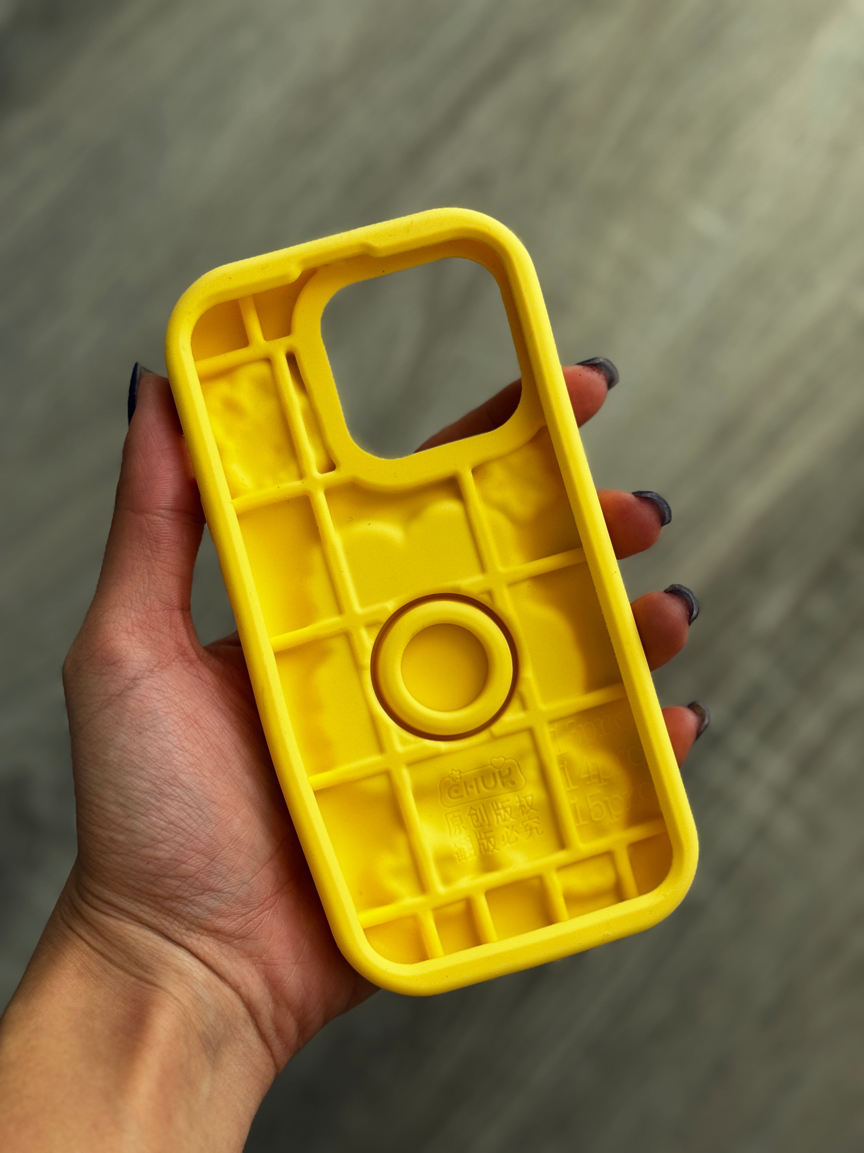 Case Rabbit Yellow - iPhone 15 Pro Compatible – Adonis Center