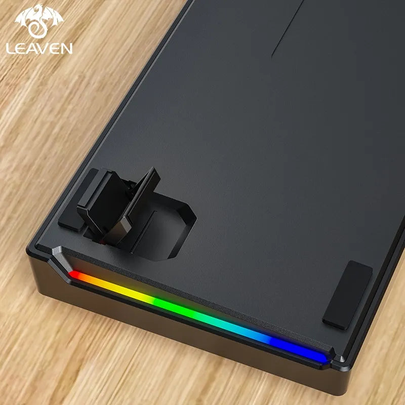 لوحة مفاتيح ميكانيكية سلكية LEAVEN K620 مكونة من 61 مفتاحًا وأضواء RGB ومحور أخضر وإكسسوارات كمبيوتر للألعاب الرياضية الإلكترونية والشخصية والمكتب